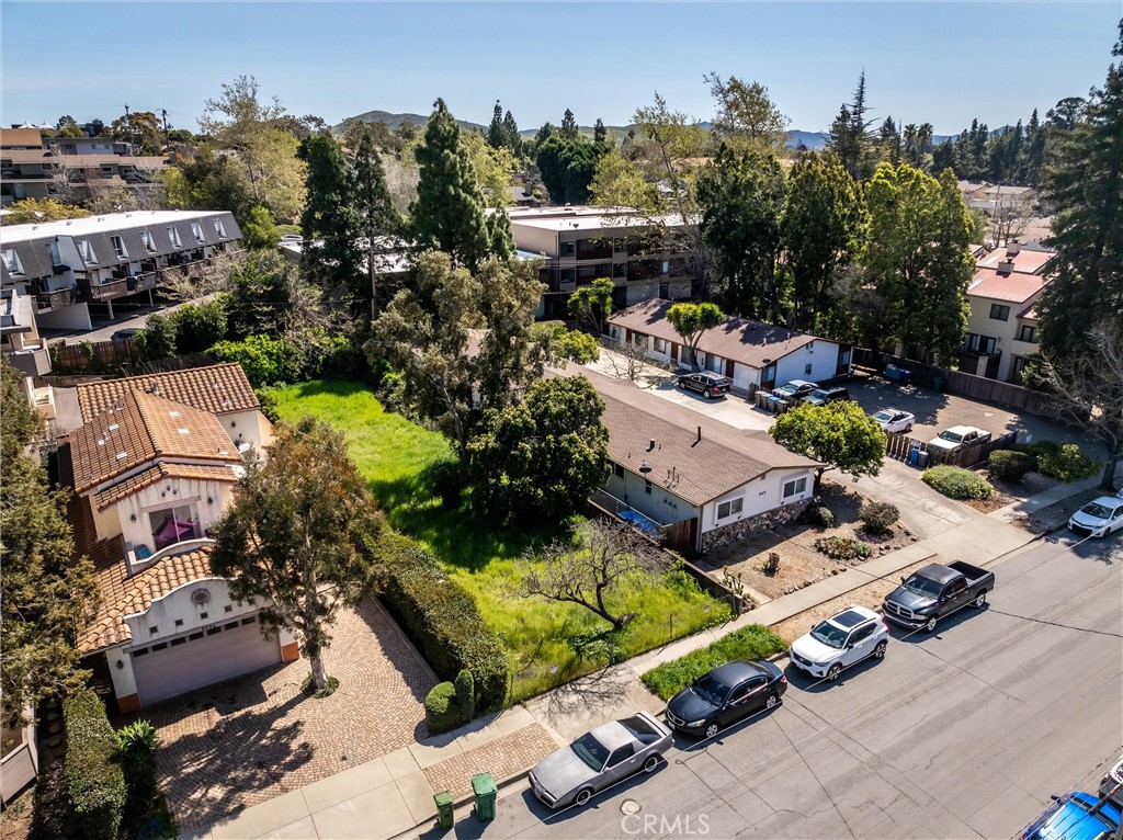 879 Walnut Street