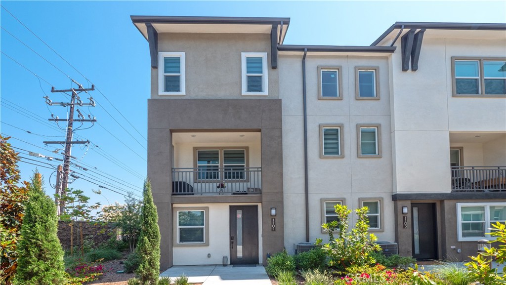 View Gardena, CA 90247 townhome