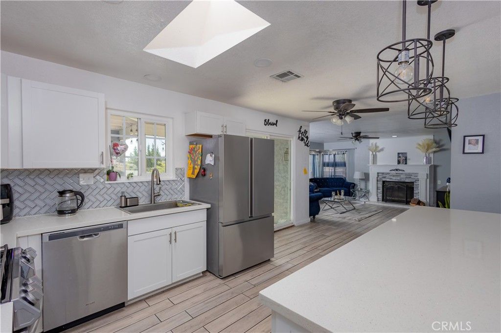 listing image 130723716071153593238