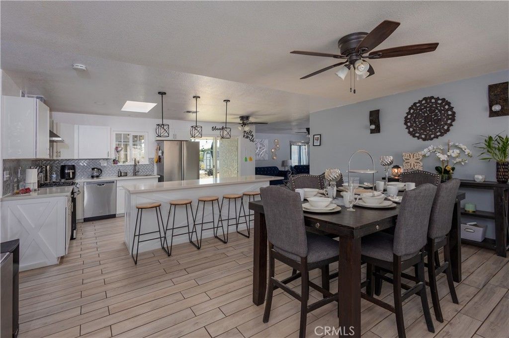 listing image 130727779742525168996
