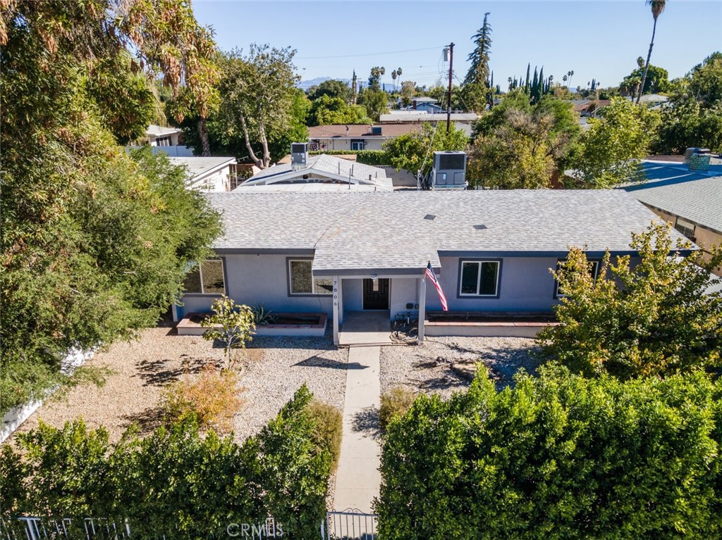 Photo 4 of 34 of 7806 De Soto Avenue house