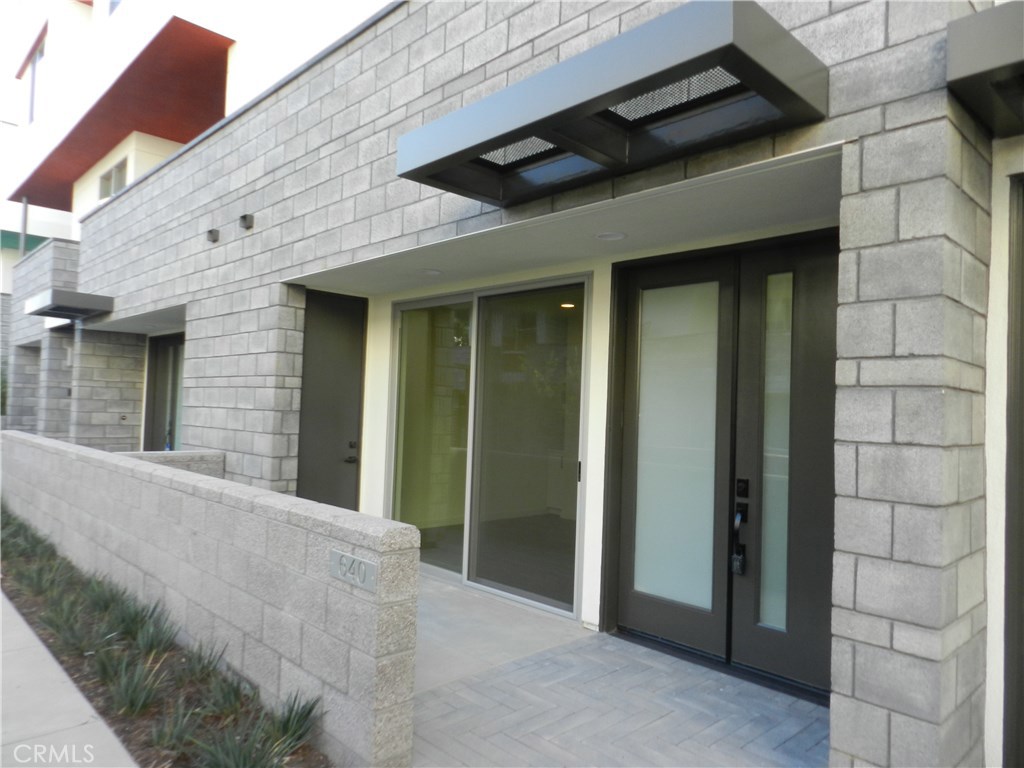 Welcome to the Superior Pointe, a modern live-work community with city style living and just 1.5 miles from the beaches of Newport. It’s the prime location near the shops on 17th street. The home accompanies a private rooftop patio that covers the entire circumference of the home and refreshing ocean breezes. This 3 bedroom, 4 bathroom home has a 1st floor work space that can be used for a business, studio, home office, gym, or den. The home includes a large ground floor bathroom that is handicap accessible to accommodate live-work usage. The 2nd level provides an open floorplan with a great room for living area, dining room, and spacious kitchen. The 3rd floor includes dual master bedrooms with a walk-in closet and bathroom with tiled shower and dual sinks. The home has an additional 3rd bedroom with a full bath, linen closet, washer and dryer, provides added privacy. Added modern features include open cable and square metal post stair system. This home is welcoming with its soft contemporary design. Right outside the front door you can enjoy the common area greenbelt and fire pit.
