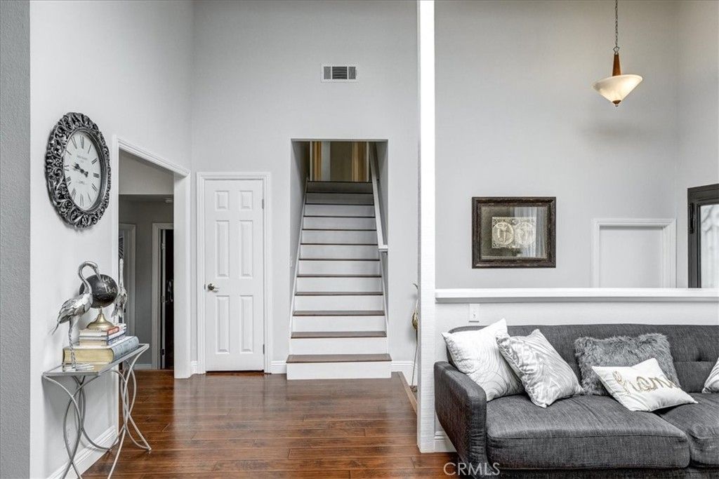 listing image 130727410598213136306