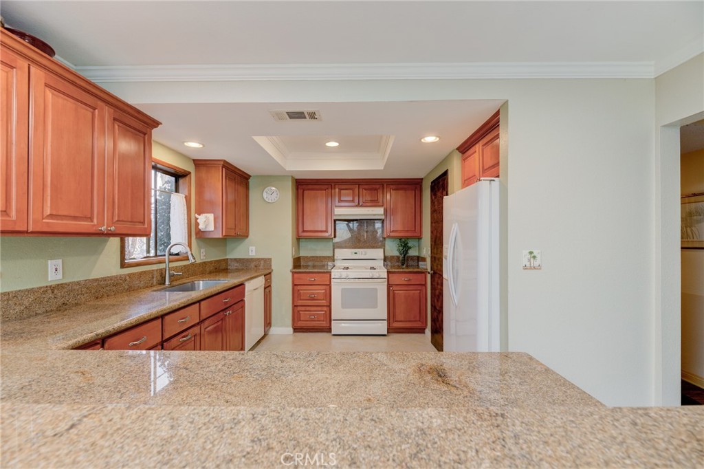 Photo 9 of 36 of 809 Sartori Avenue 1 townhome