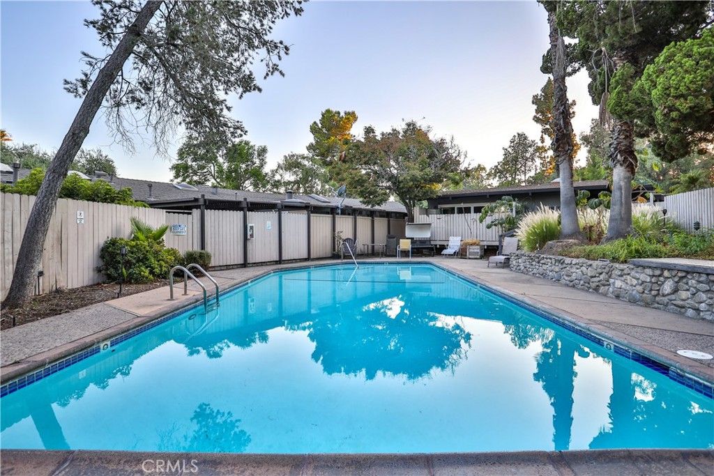 listing image 130720920036113694657
