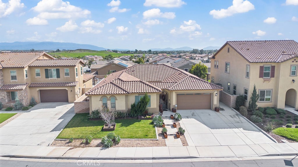 32743 Cherokee Rose Street
