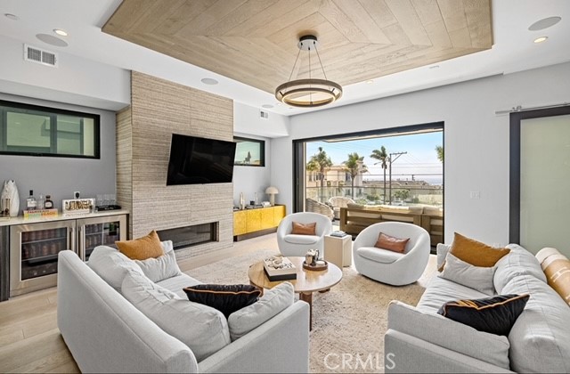 1610 Loma Drive