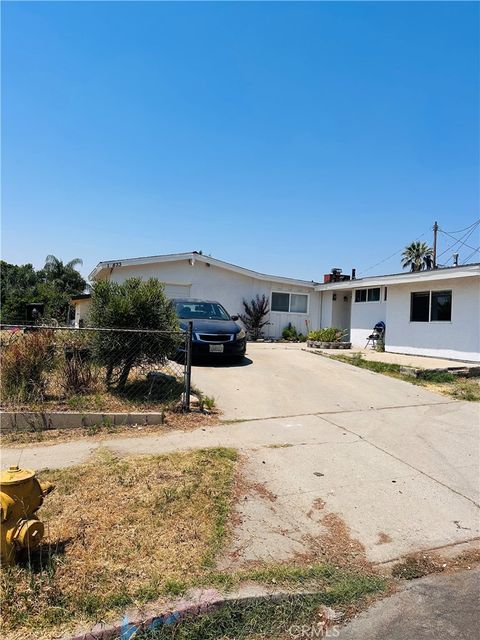 Photo of 14833 Ararat Street, Sylmar, CA 91342 (MLS # SR25076452)