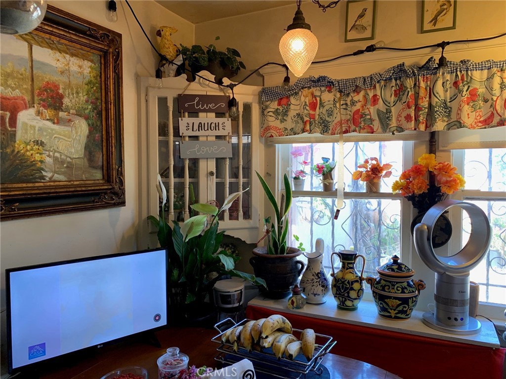 1481 W 37th Street