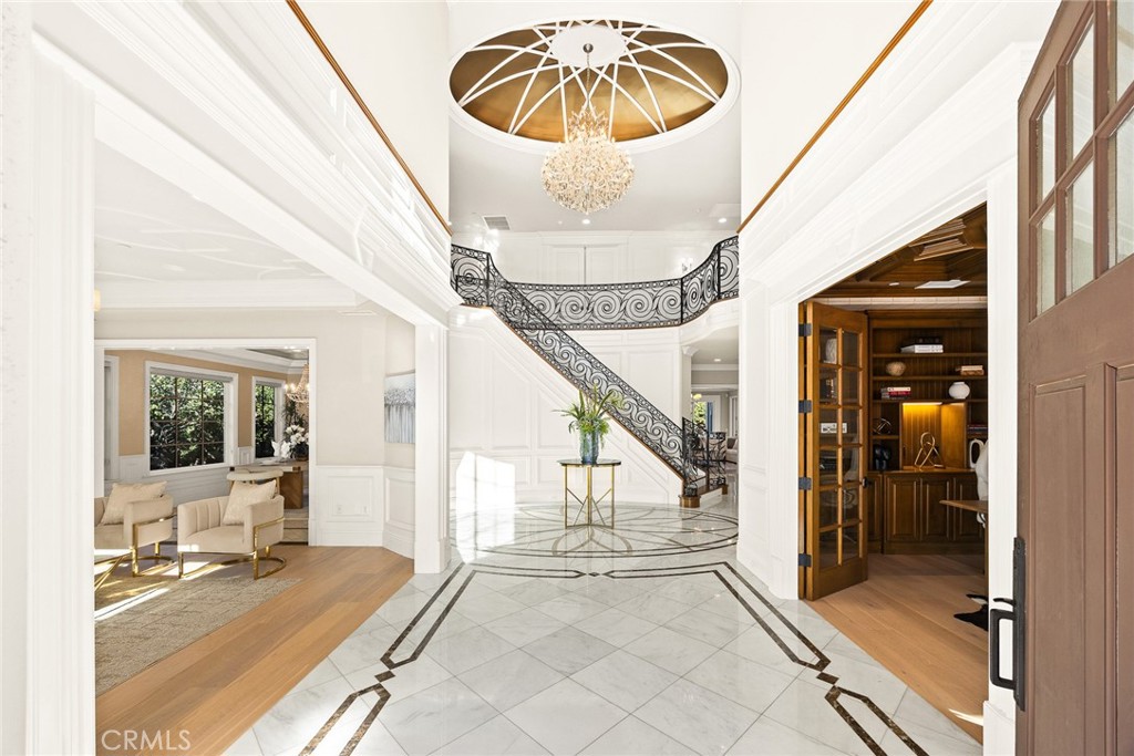 Properties 2 327 Oxford Drive
