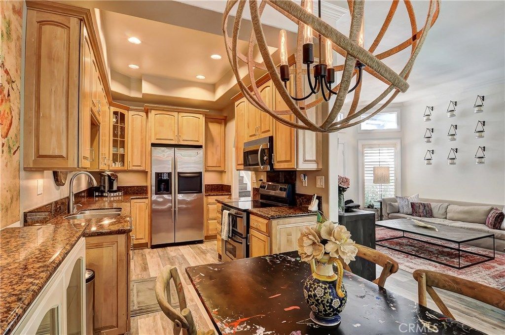 listing image 130726857658636227997