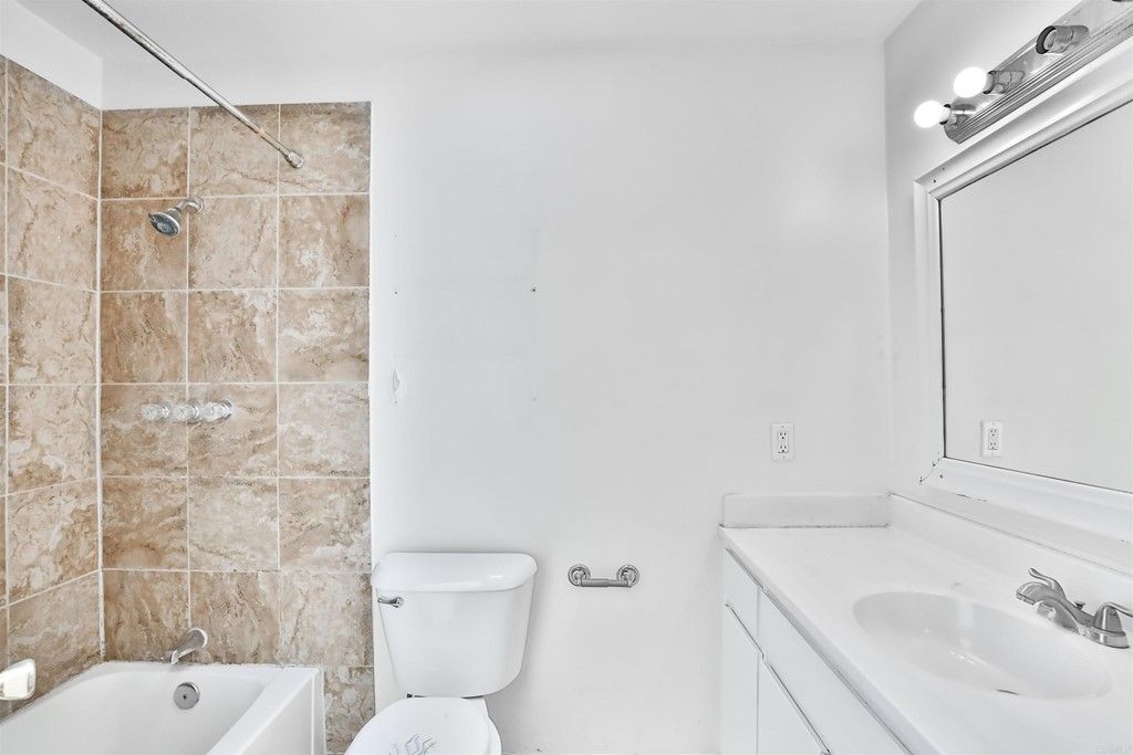 listing image 130722643864862071127