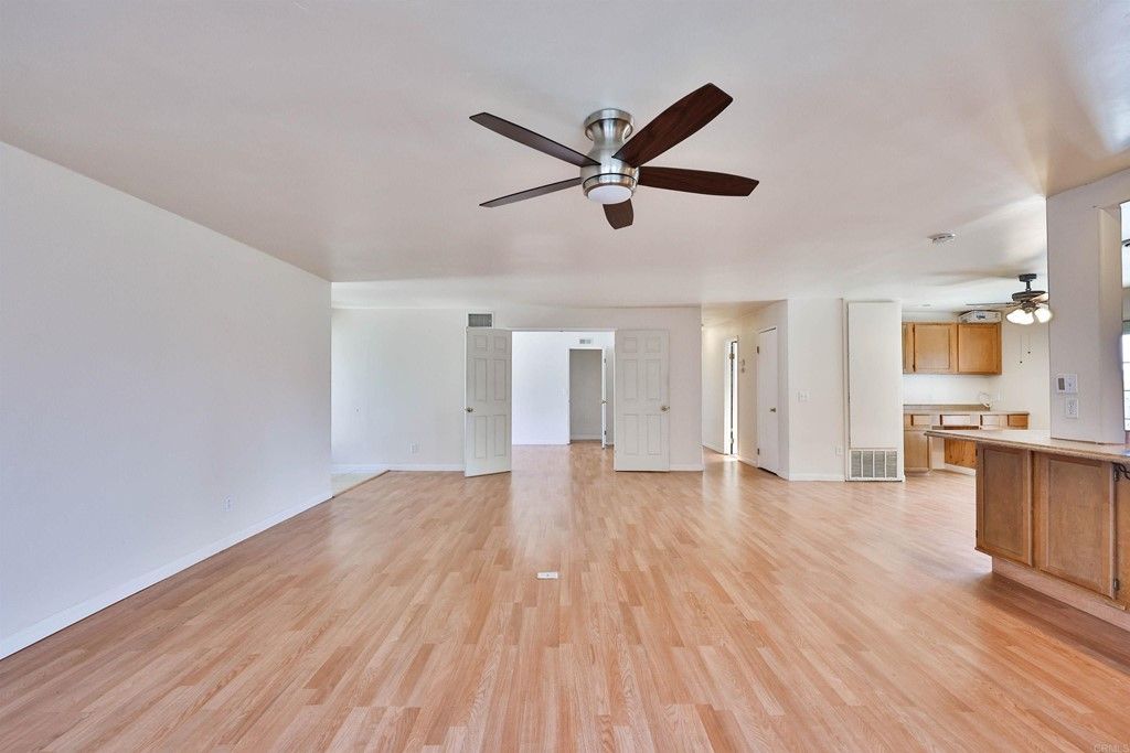 listing image 130720855496131365492