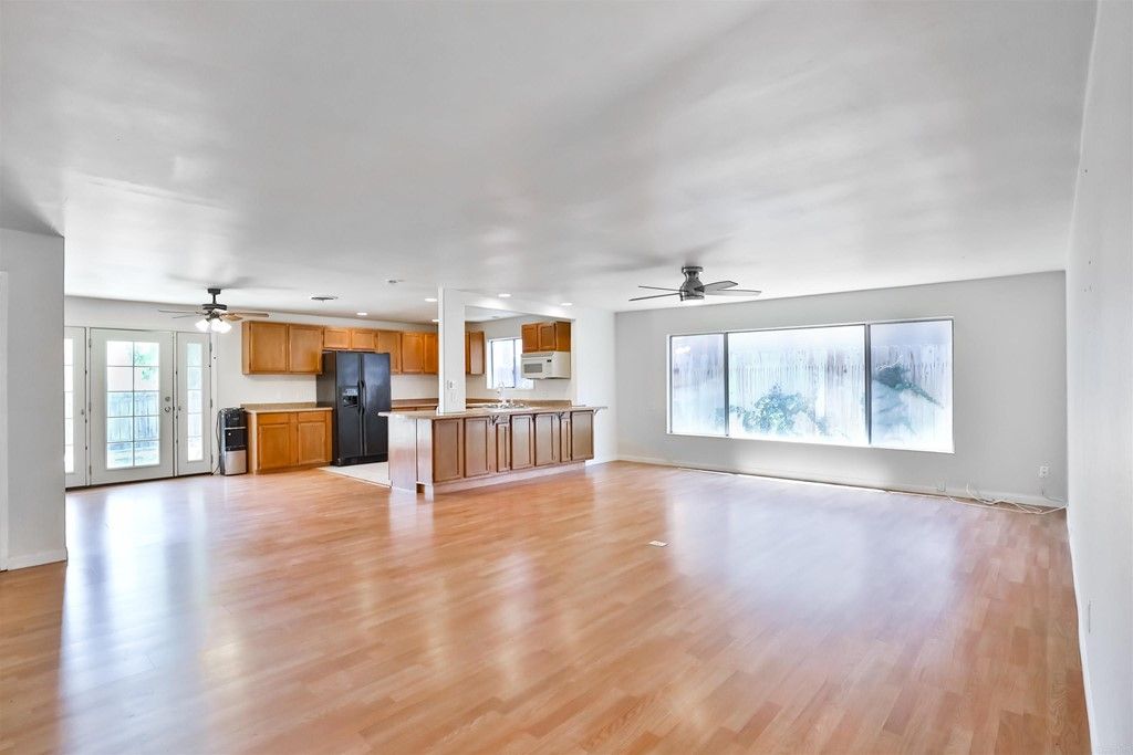 listing image 130723860585008192605