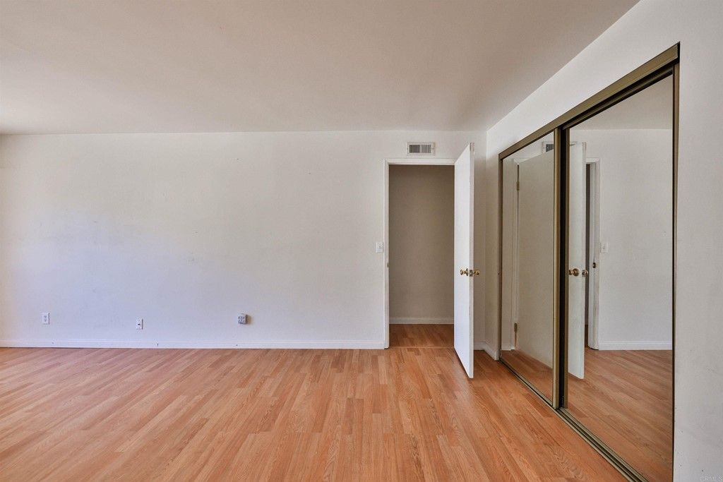 listing image 130727594339398721801