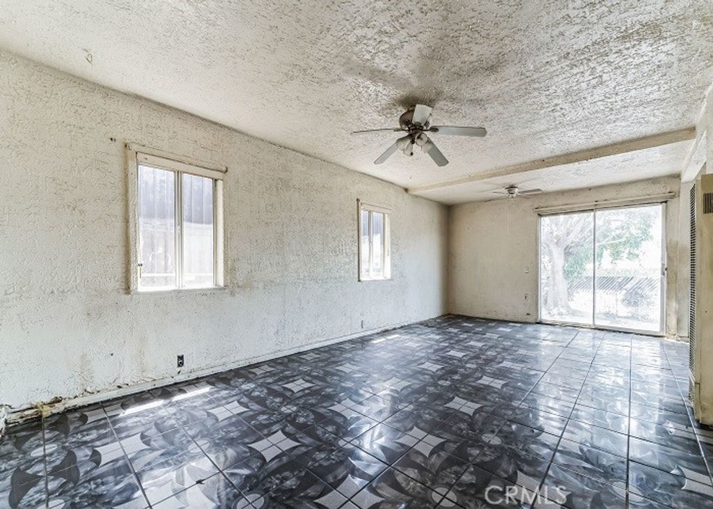 listing image 103