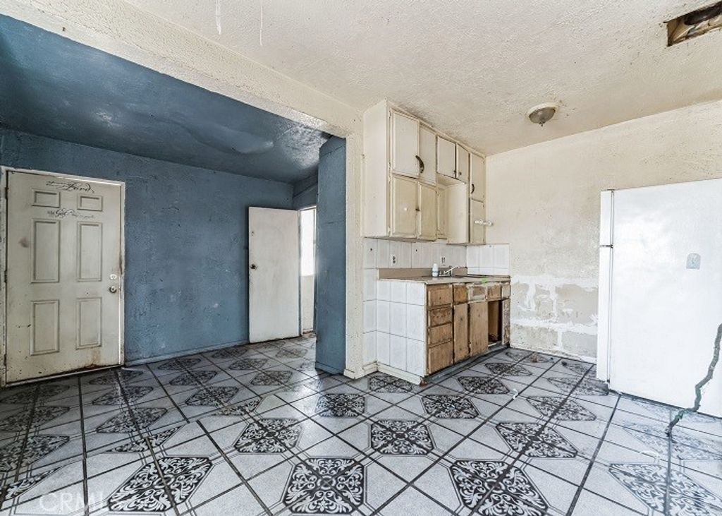 listing image 83