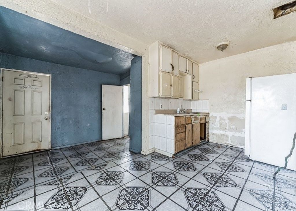 listing image 107