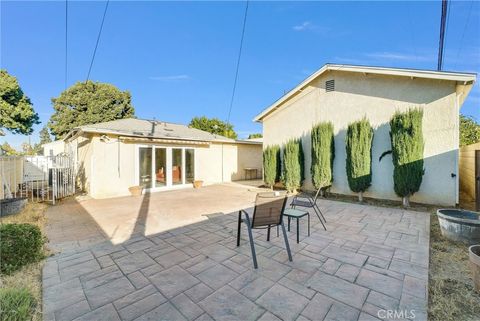 A home in Santa Fe Springs