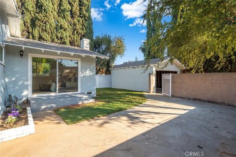 A home in El Monte