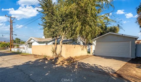 A home in El Monte