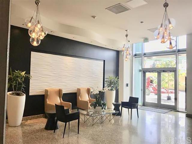 1080 Park Blvd 512