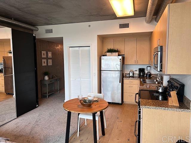 1080 Park Blvd 512