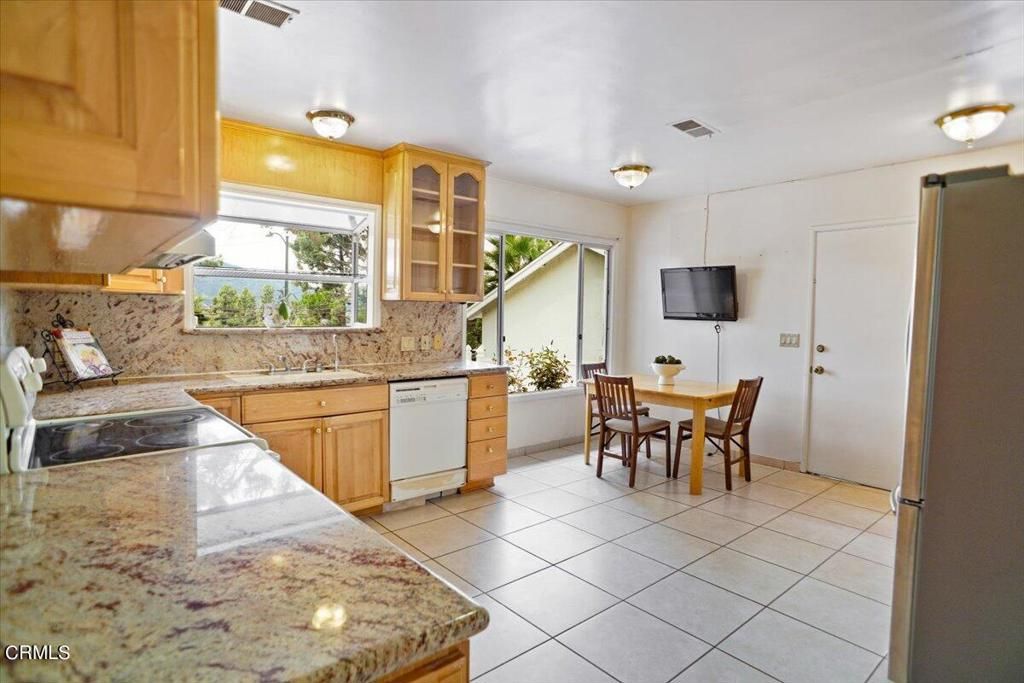 listing image 130722406415766702163
