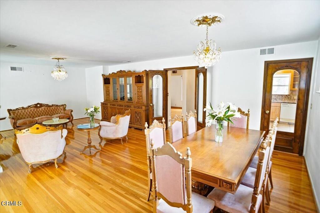 listing image 130725120008439524907