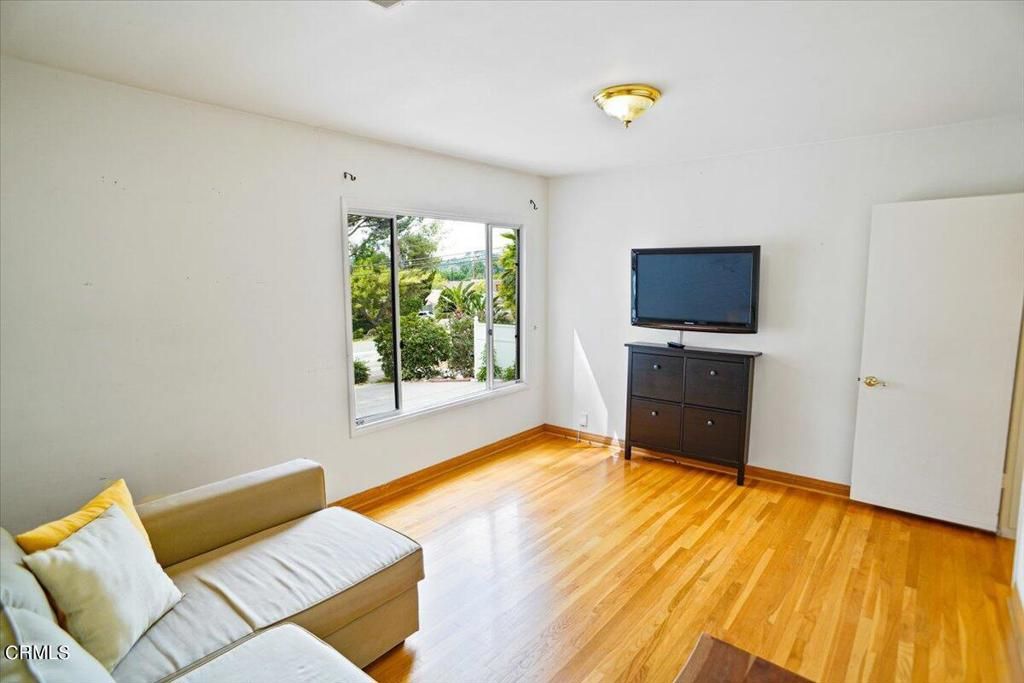 listing image 130725486872844617455