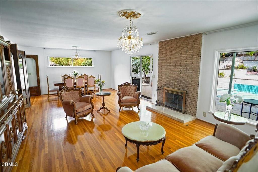 listing image 130723400916014509732