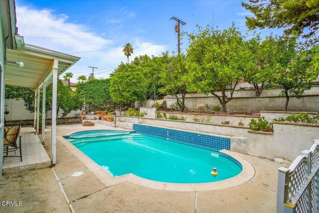 listing image 130724526187188797213