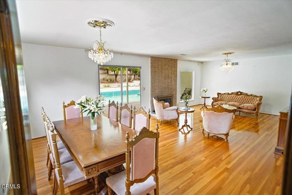 listing image 130722018484127766305