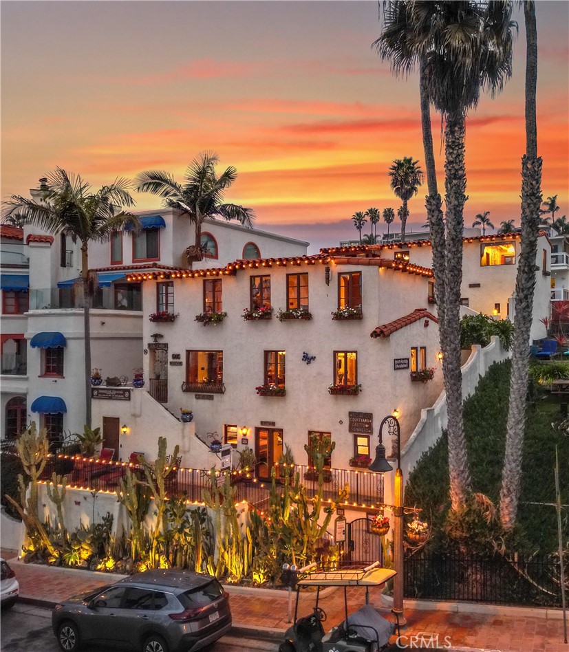 606 Avenida Victoria