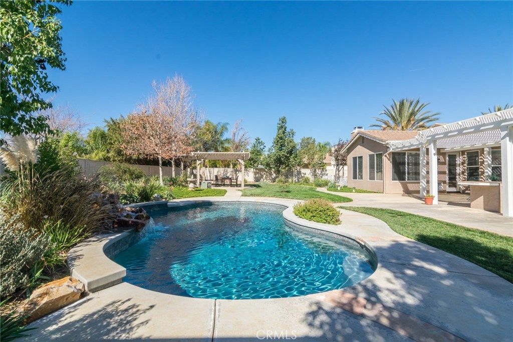 listing image 130728671482530270453