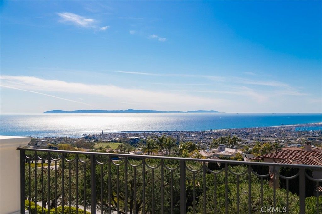 Photo of 7 Sailview, Newport Coast, CA 92657 (MLS # OC25064194)
