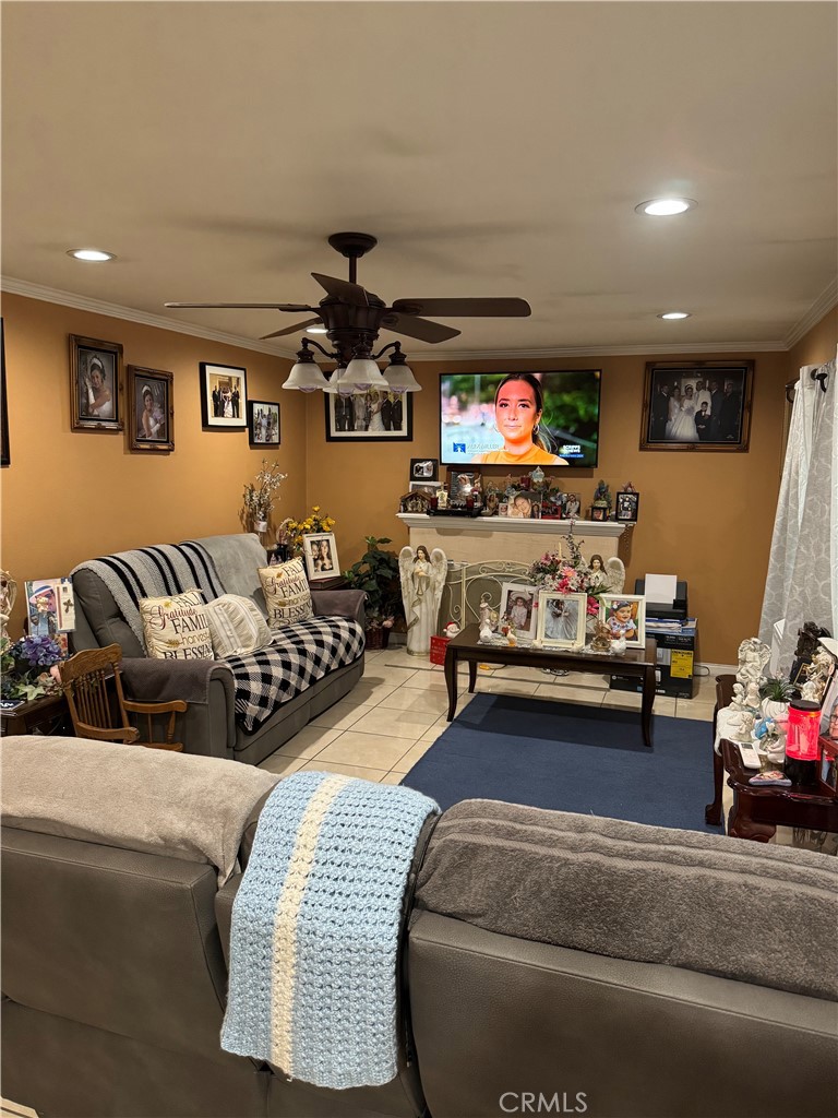 719 E Lomita Boulevard