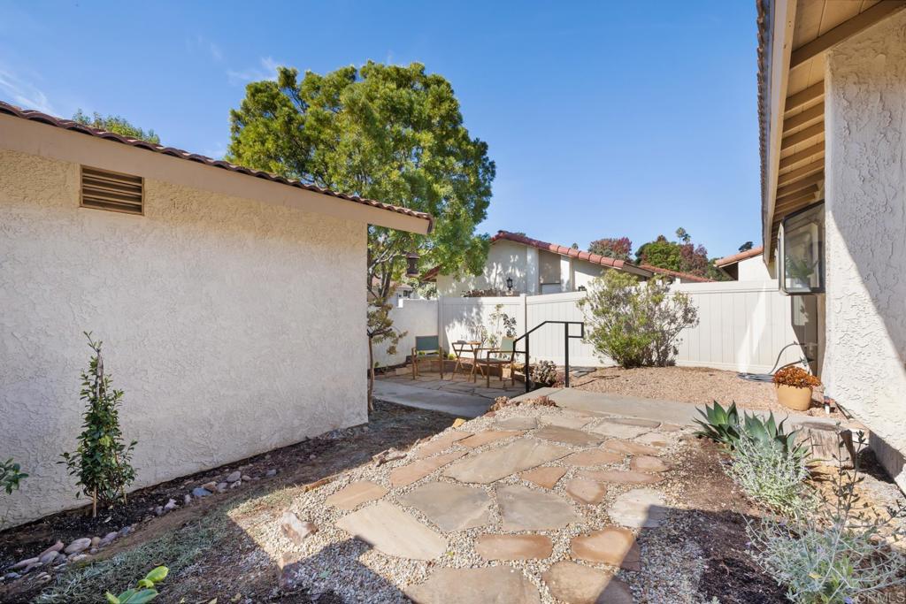 1944 Springdale Lane