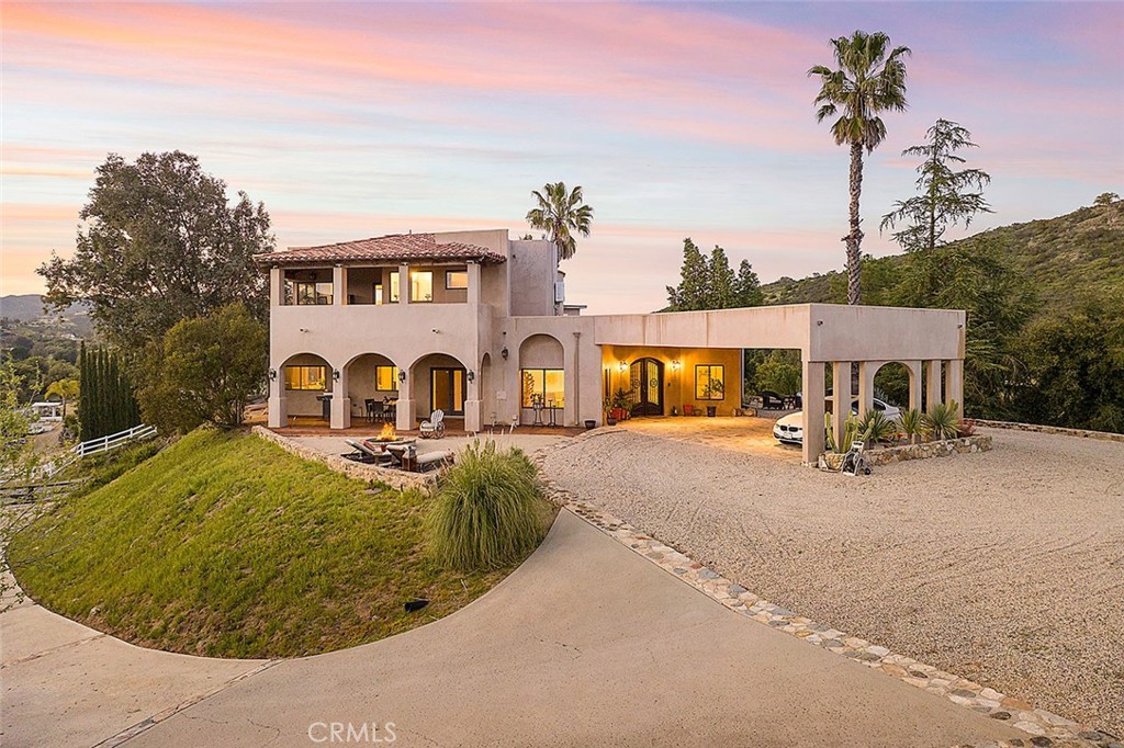 40101 Avenida La Cresta