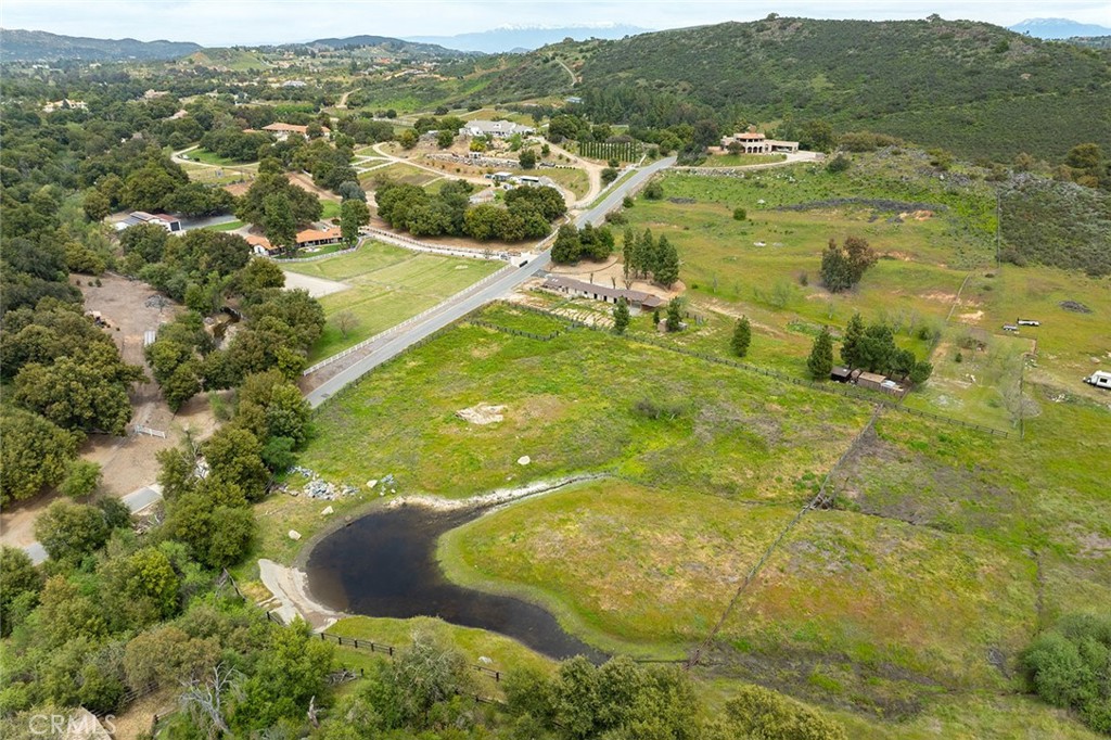 40101 Avenida La Cresta