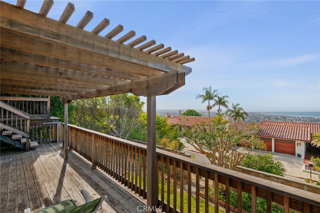 1806 Sunset Drive