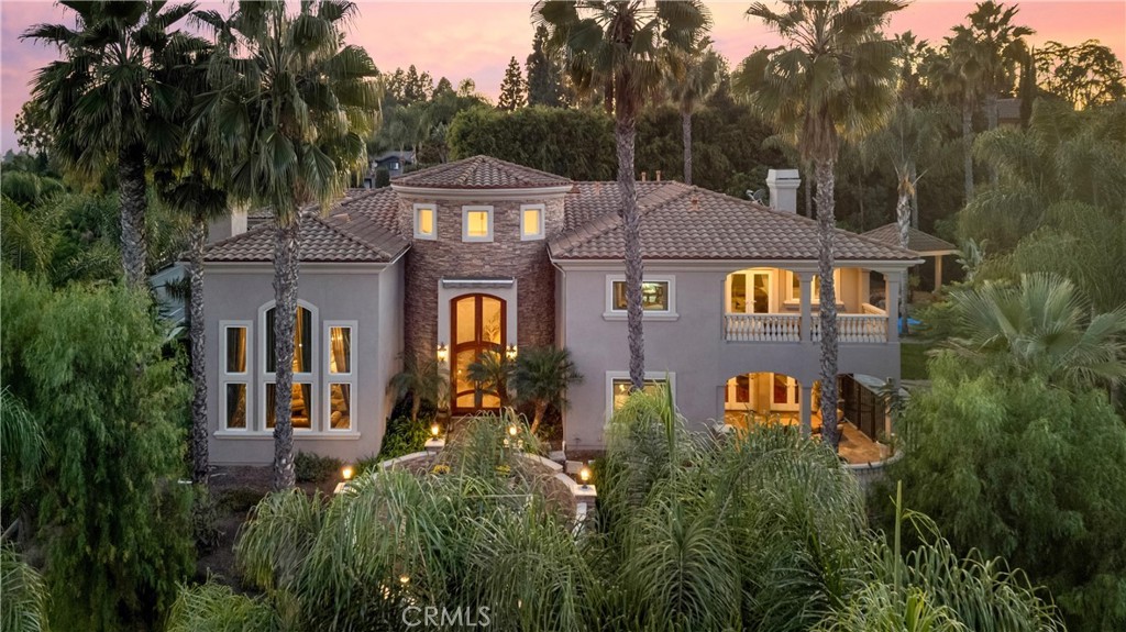 831 W Las Palmas Drive