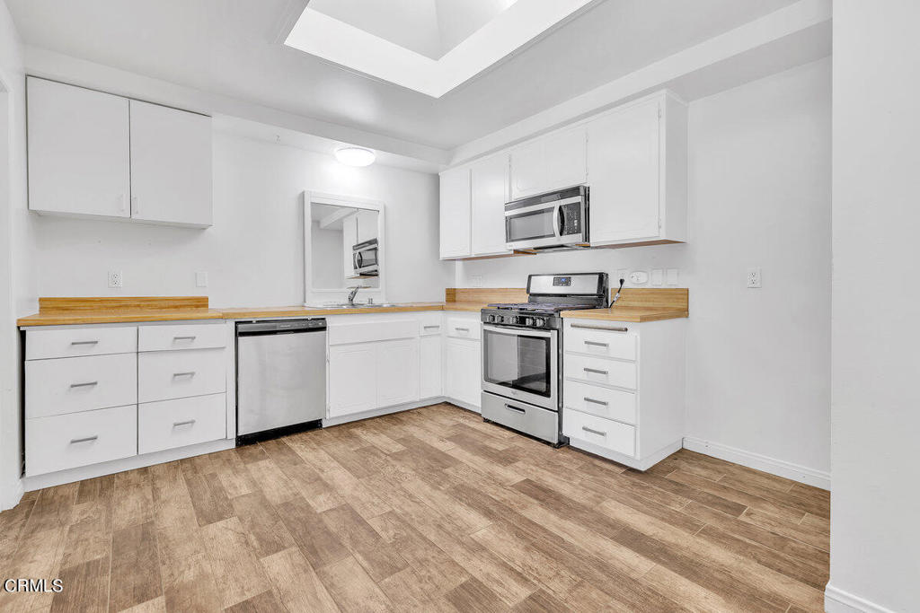 Photo 3 of 20 of 715 San Martin Place house