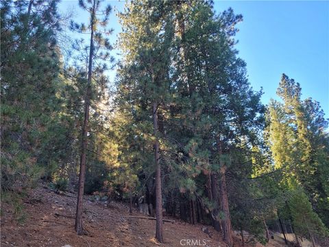 Photo of 0 Brentwood Drive, Lake Arrowhead, CA 92352 (MLS # RW25013079)