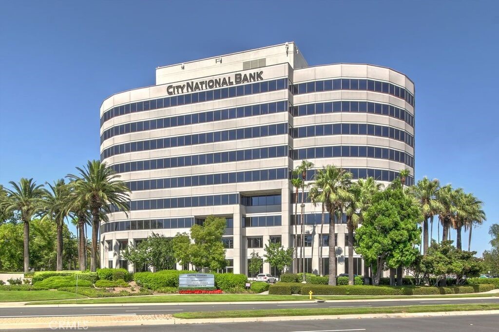 • 9-Story, Class A Office Building • Premiere Ontario Airport Submarket Location • Prominent I-10 Freeway Visibility • Built in 1991; Zoning: SP, City of Ontario • Immediate Access to I-10, at Haven Avenue • Close Proximity to I-15 and 60 Freeways • Reserved Parking Available • Full Service Gross Leases • Professionally Managed and Maintained
Suite 750 Details: Reception Area, Large Conference Room, 5 Offices, Break Room, and Open Area for Cubicles