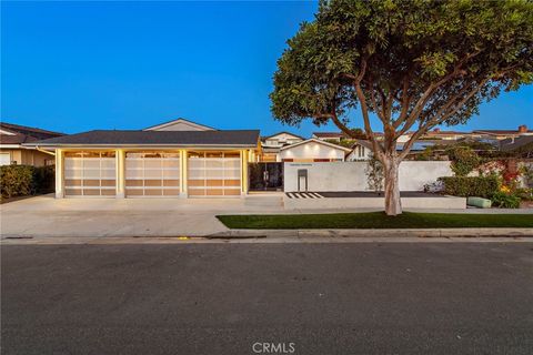 A home in Corona Del Mar