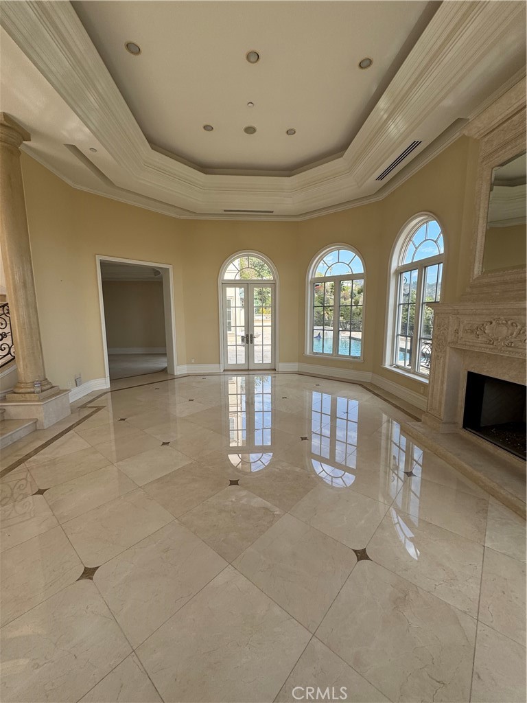 2025 E Live Oak Drive