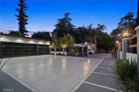 A home in Studio City