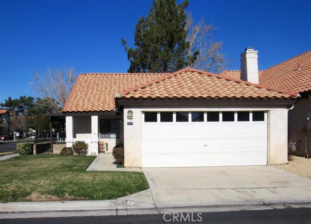 Lovely 2 bedroom, 1-1/2 bath patio home in the very desirable 55+ Jess Ranch Community. This single story, corner lot home features an open floor plan which is perfect for entertaining. The large master bedroom is accented with a sliding glass door to the open patio along with a spacious walk-in closet and master bathroom with double sinks, tiled counter tops and tub/shower enclosure. The guest bedroom has two large windows and large double closet. The guest bathroom contains a washer and dryer which is conveniently located behind two louvered doors. The dining room is a perfect place for dinner parties and has a convenient pass through from the kitchen which offers easy access for dinner serving. The living room is accented with canned lighting and a sliding glass door to the patio area. The Kitchen is light and airy and perfect for entertaining with plenty of cabinets and tiled counter space. It also offers a microwave, dishwasher and electric stove. # of RV Spaces: 0POOL,CLUB,SPA Lot Location Type: Standard Location Landscaping: Sprinklers Pool Features: Common Pool Special Features: Garage Door Opener # of Attached Spaces: 2 # of Detached Spaces: 0