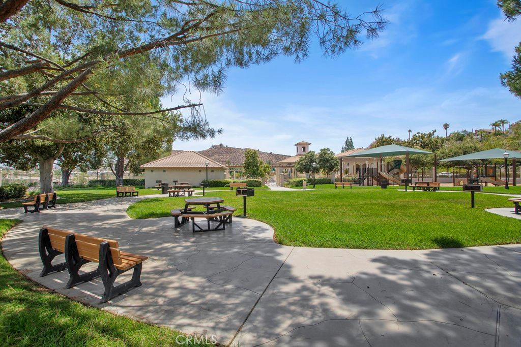 listing image 130727590821982997120